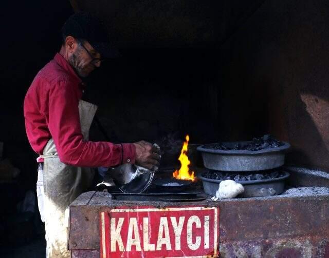 Son kalaycı ustası günlük 150 liraya çalışacak çırak bulamıyor