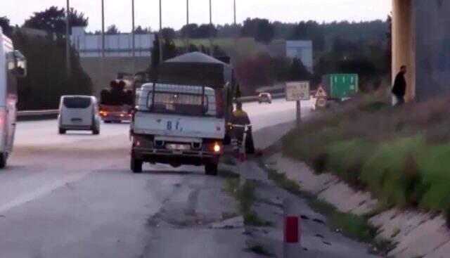 Temizlik görevlisi kılığına giren polis, fuhuş rezaletini kamerayla saniye saniye görüntüledi.