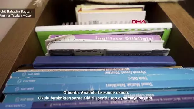 TRABZON Şehidin balmumu heykeli annesine hediye edildi TRABZON Şehidin balmumu heykeli annesine hediye edildi