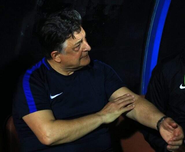 Akhisarspor'un Adana Demirspor'u yenmesi sonrası Yılmaz Vural fenalık geçirdi