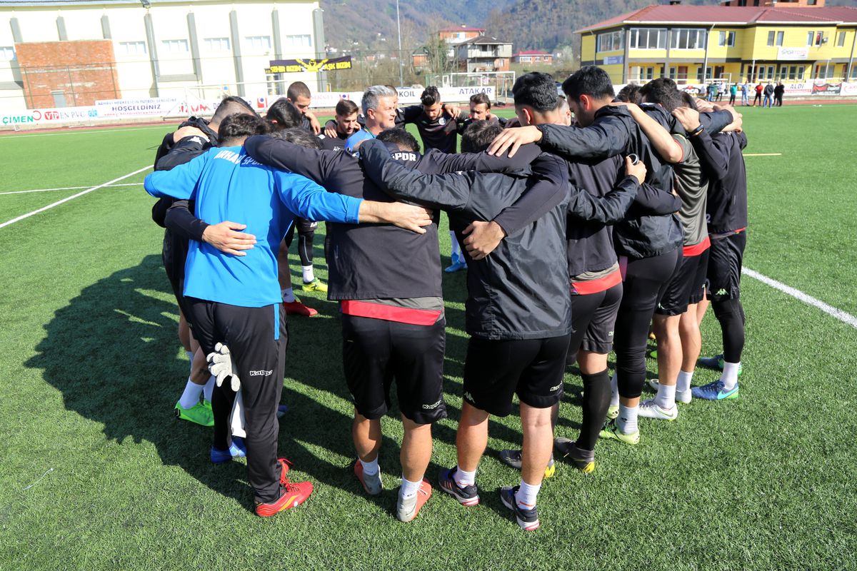 Arhavispor Başkanı Yücel Satıral, futbolcu maaşları için evini satıp kredi çekti