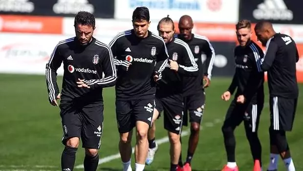 Beşiktaş'ta Caner Erkin müjdesi Beşiktaş'ta Caner Erkin müjdesi