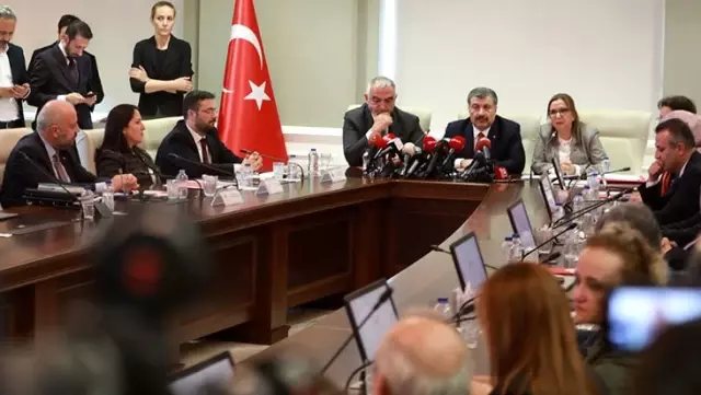 Bilim Kurulu üyesi Prof. Dr. Ateş Kara okulların neden tatil edilmediğini açıkladı Bilim Kurulu üyesi Prof. Dr. Ateş Kara okulların neden tatil edilmediğini açıkladı