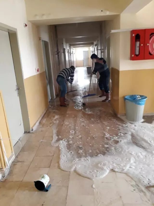 Bulanık Anadolu Lisesi öğretmenlerinde örnek davranış