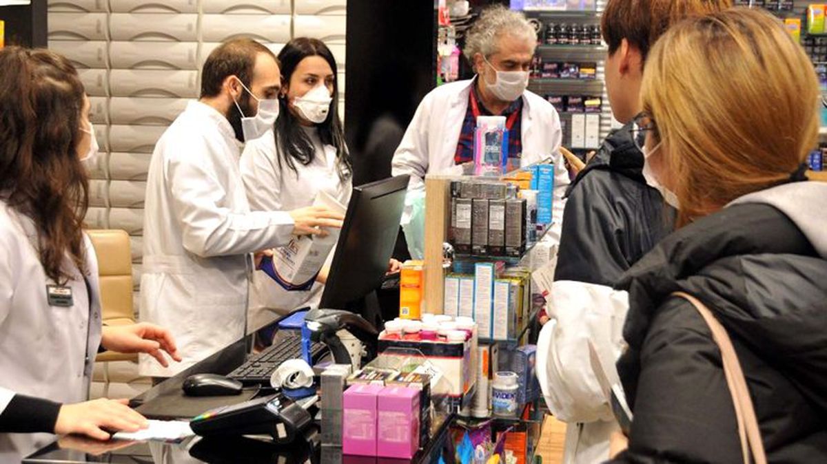 Eczaneler koronavirüsün ardından ucuz maske bulamamaktan şikayetçi