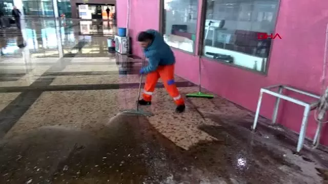 EDİRNE Selimiye Camisi 'koronavirüs' tehlikesine karşı dezenfekte edildi EDİRNE Selimiye Camisi 'koronavirüs' tehlikesine karşı dezenfekte edildi
