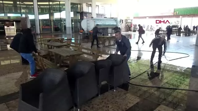 EDİRNE Selimiye Camisi 'koronavirüs' tehlikesine karşı dezenfekte edildi EDİRNE Selimiye Camisi 'koronavirüs' tehlikesine karşı dezenfekte edildi
