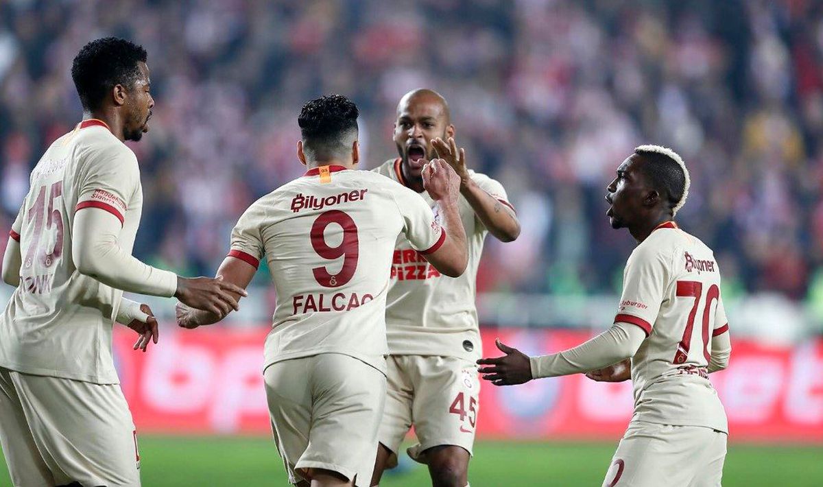 Galatasaray'da teknik heyet, futbolcuları koronavirüse karşı uyardı