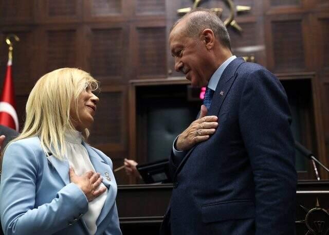 İYİ Parti Antalya Milletvekili Tuba Vural Çokal, AK Parti'ye geçti