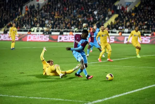 Karadeniz ekibi rakibine 3-1 üstünlük sağladı Karadeniz ekibi rakibine 3-1 üstünlük sağladı