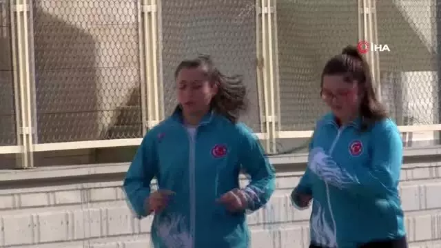 Kardeşlerin rekabeti iki şampiyonluk getirdi Kardeşlerin rekabeti iki şampiyonluk getirdi