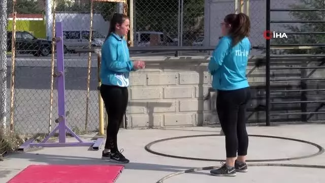 Kardeşlerin rekabeti iki şampiyonluk getirdi Kardeşlerin rekabeti iki şampiyonluk getirdi
