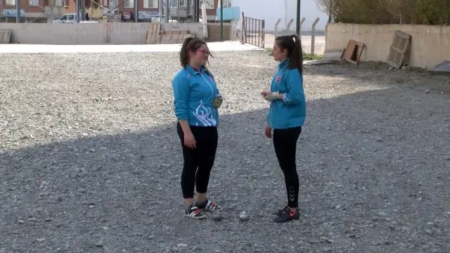 Kardeşlerin rekabeti iki şampiyonluk getirdi Kardeşlerin rekabeti iki şampiyonluk getirdi