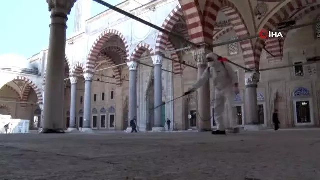 Selimiye Camisi'ne Koronavirüsü önlemi Selimiye Camisi'ne Koronavirüsü önlemi