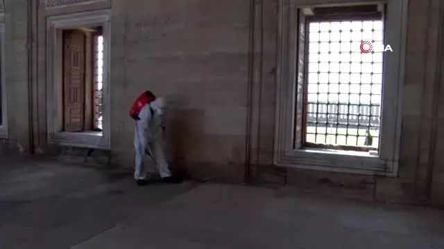 Selimiye Camisi'ne Koronavirüsü önlemi Selimiye Camisi'ne Koronavirüsü önlemi