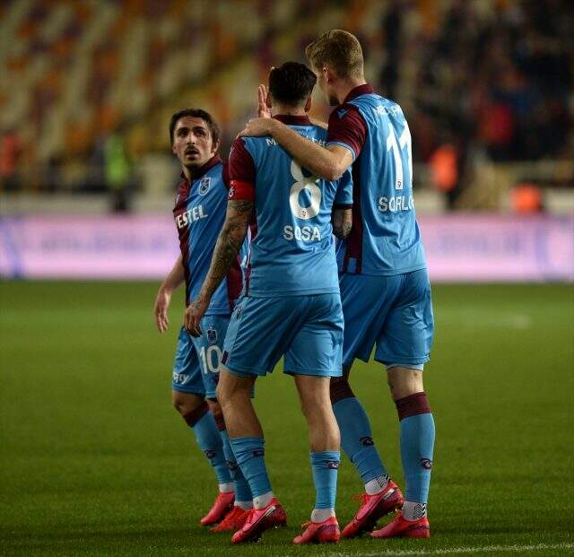 Son Dakika: Trabzonspor, Yeni Malatyaspor'u 3-1 yendi