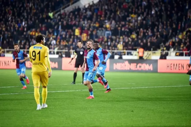 Süper Lig: Yeni Malatyaspor: 1 - Trabzonspor: 2 (İlk yarı) Süper Lig: Yeni Malatyaspor: 1 - Trabzonspor: 2 (İlk yarı)