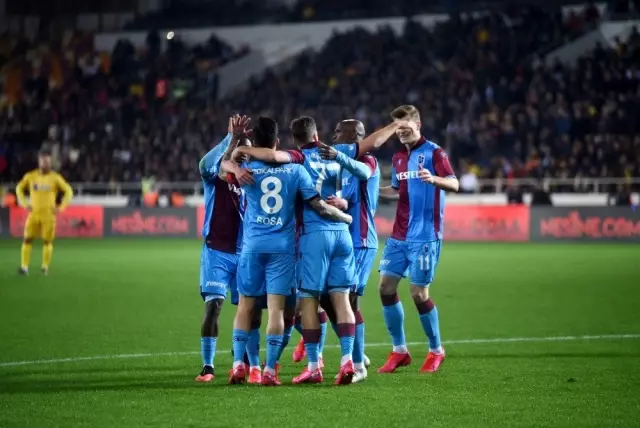 Süper Lig: Yeni Malatyaspor: 1 - Trabzonspor: 2 (İlk yarı) Süper Lig: Yeni Malatyaspor: 1 - Trabzonspor: 2 (İlk yarı)