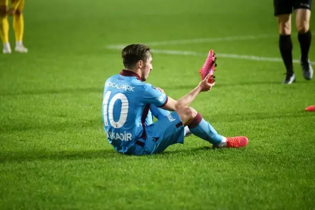 Süper Lig: Yeni Malatyaspor: 1 - Trabzonspor: 2 (İlk yarı) Süper Lig: Yeni Malatyaspor: 1 - Trabzonspor: 2 (İlk yarı)
