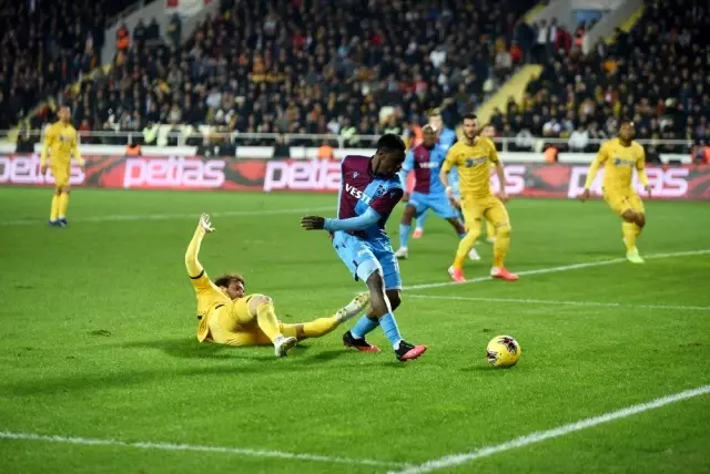 Süper Lig: Yeni Malatyaspor: 1 - Trabzonspor: 2 (İlk yarı) Süper Lig: Yeni Malatyaspor: 1 - Trabzonspor: 2 (İlk yarı)