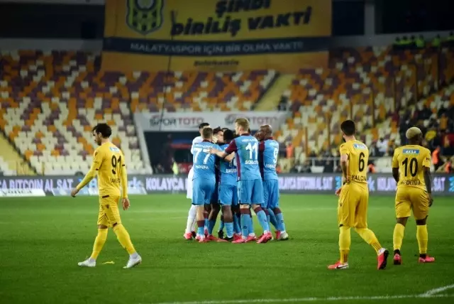 Süper Lig: Yeni Malatyaspor: 1 - Trabzonspor: 2 (İlk yarı) Süper Lig: Yeni Malatyaspor: 1 - Trabzonspor: 2 (İlk yarı)