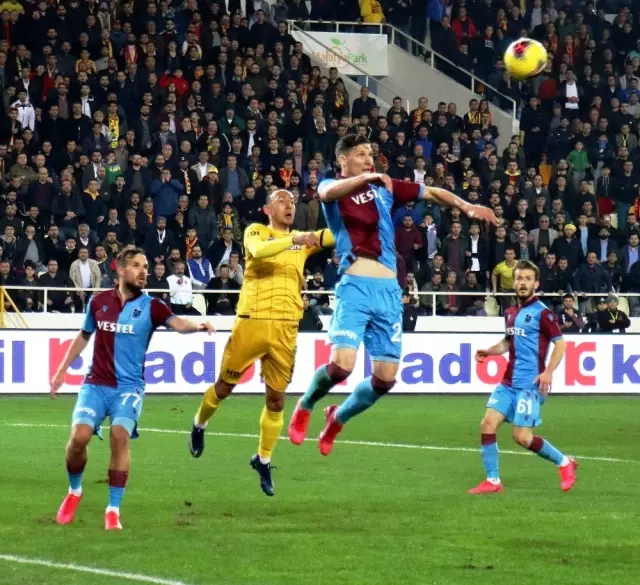Süper Lig: Yeni Malatyaspor: 1 - Trabzonspor: 2 (İlk yarı) Süper Lig: Yeni Malatyaspor: 1 - Trabzonspor: 2 (İlk yarı)