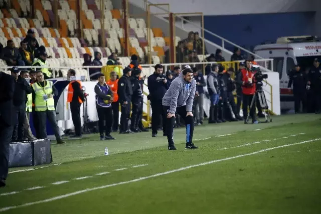 Süper Lig: Yeni Malatyaspor: 1 - Trabzonspor: 2 (İlk yarı) Süper Lig: Yeni Malatyaspor: 1 - Trabzonspor: 2 (İlk yarı)