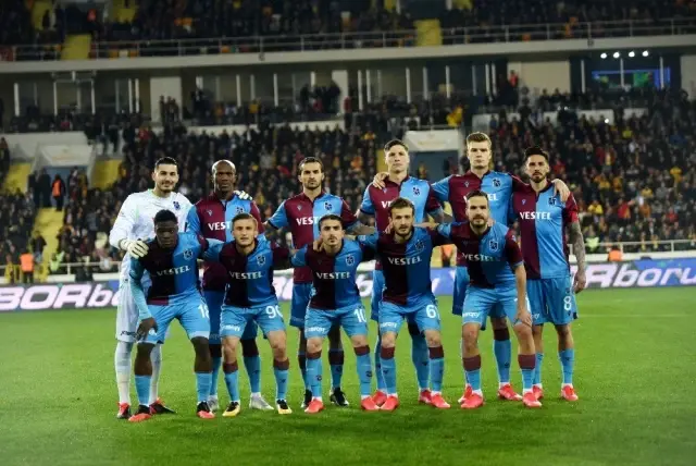 Süper Lig: Yeni Malatyaspor: 1 - Trabzonspor: 2 (İlk yarı) Süper Lig: Yeni Malatyaspor: 1 - Trabzonspor: 2 (İlk yarı)