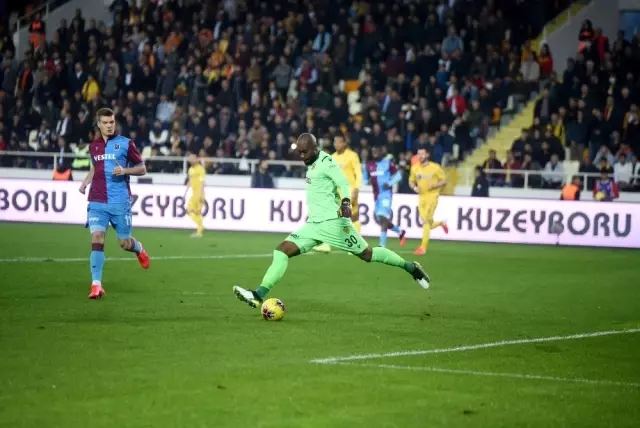 Süper Lig: Yeni Malatyaspor: 1 - Trabzonspor: 2 (İlk yarı) Süper Lig: Yeni Malatyaspor: 1 - Trabzonspor: 2 (İlk yarı)