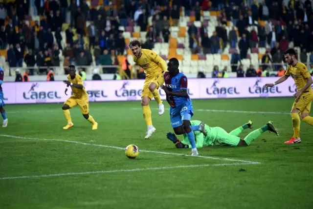 Süper Lig: Yeni Malatyaspor: 1 - Trabzonspor: 3 (Maç sonucu) Süper Lig: Yeni Malatyaspor: 1 - Trabzonspor: 3 (Maç sonucu)