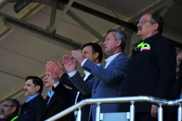 TFF 1. Lig: Ümraniyespor: 1 - Memenspor: 1 TFF 1. Lig: Ümraniyespor: 1 - Memenspor: 1