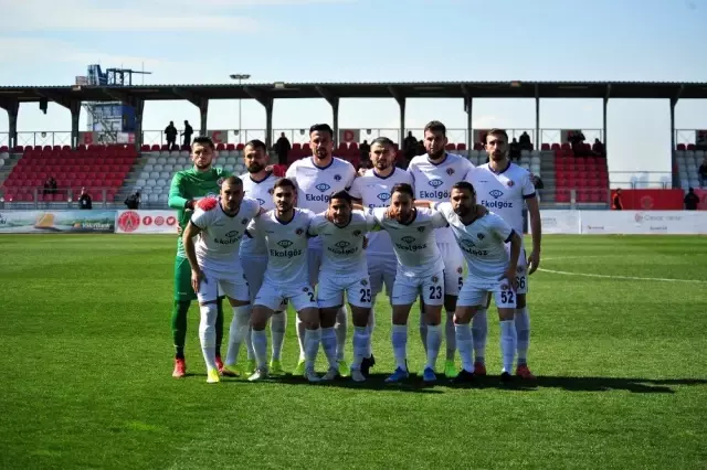 TFF 1. Lig: Ümraniyespor: 1 - Memenspor: 1 TFF 1. Lig: Ümraniyespor: 1 - Memenspor: 1