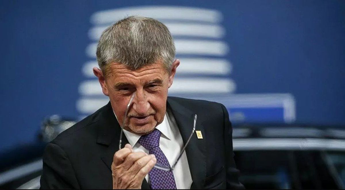'Koronavirüs nüfusun yüzde 60-70'ine bulaşacak' diyen Merkel'e, Çekya Başbakanı Babis'ten eleştiri geldi