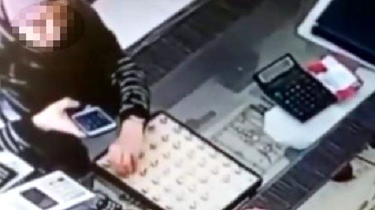 Anne, kızının çaldığı 2 bin lira değerindeki yüzüğü kuyumcuya geri verdi