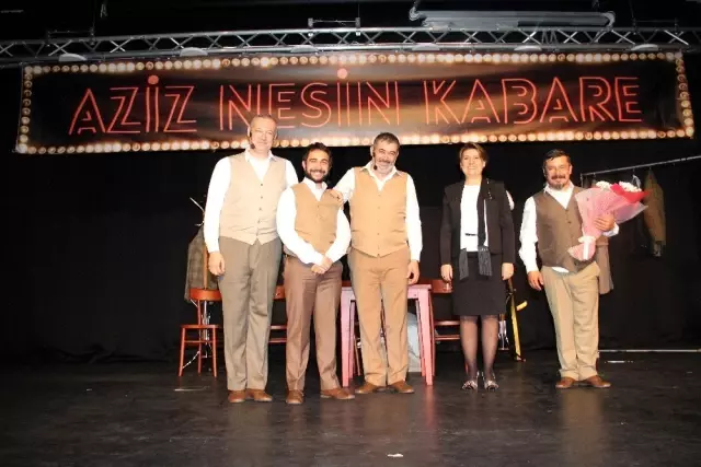 Aziz Nesin Kabare oyunu seyirciyle buluştu
