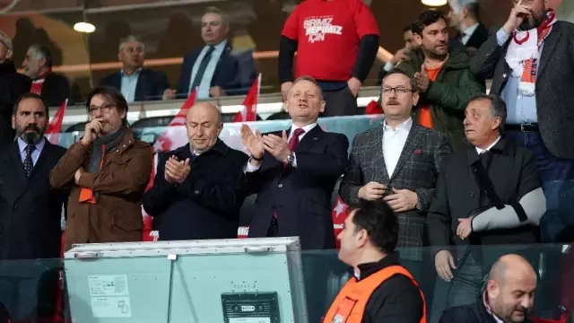 Başkanlar birlik ve beraberlik için Başakşehir'de Başkanlar birlik ve beraberlik için Başakşehir'de