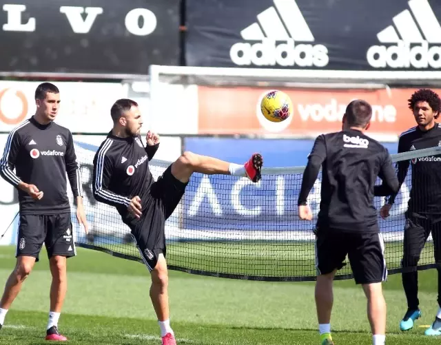 Beşiktaş derbi öncesi taktik ve kondisyon çalıştı Beşiktaş derbi öncesi taktik ve kondisyon çalıştı