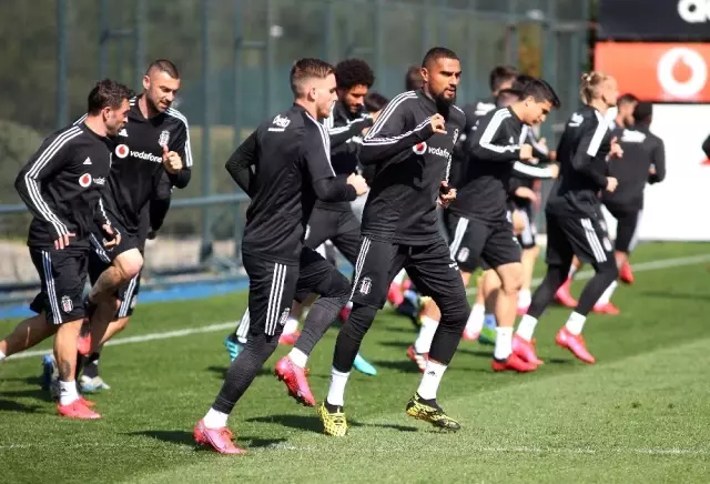Beşiktaş derbi öncesi taktik ve kondisyon çalıştı Beşiktaş derbi öncesi taktik ve kondisyon çalıştı