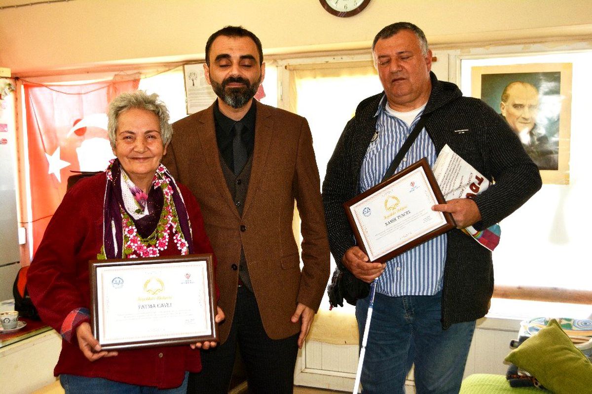 Diyanetin 'İyilik Ödülleri' Fatma Cavlı ve Namık Tuncel'in oldu