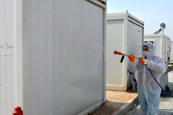 Elazığ'da, deprem sonrası kurulan konteyner kent dezenfekte edildi Elazığ'da, deprem sonrası kurulan konteyner kent dezenfekte edildi