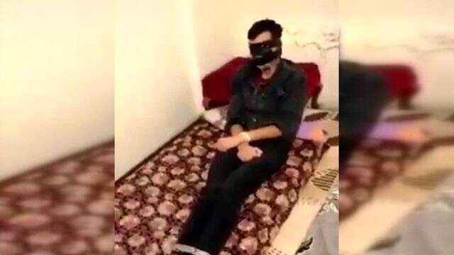 Elektrikle işkence edilen Afganistanlı gencin görüntüleri ortaya çıktı