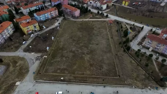 Gediz'e yeni sentetik çim saha Gediz'e yeni sentetik çim saha