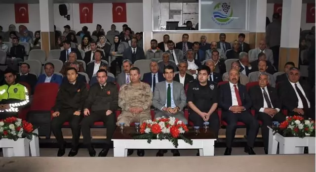 Gölbaşı ilçesinde İstiklal Marşının kabulü kutlandı Gölbaşı ilçesinde İstiklal Marşının kabulü kutlandı