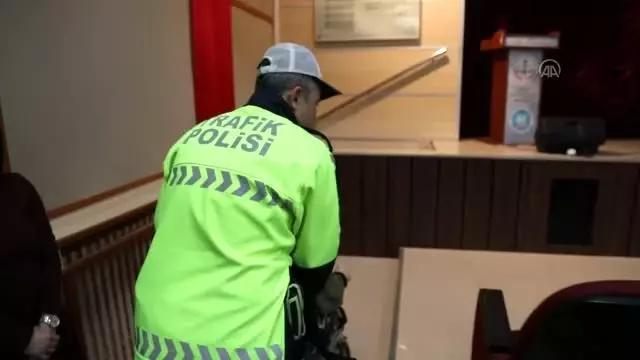 İstiklal Marşı'nın Kabulü ve Mehmet Akif Ersoy'u Anma Günü (2) İstiklal Marşı'nın Kabulü ve Mehmet Akif Ersoy'u Anma Günü (2)