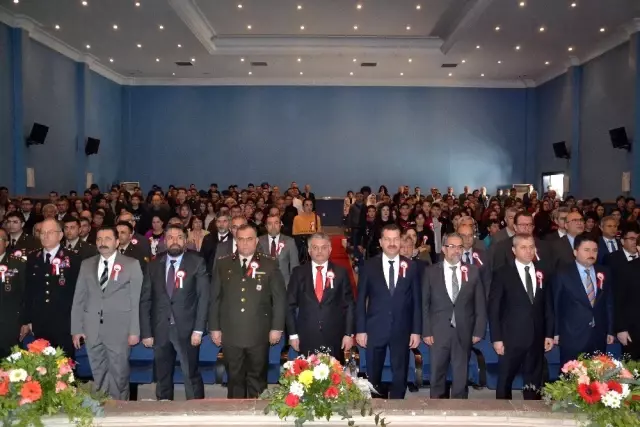 İstiklal Marşı'nın kabulünün 99 yılı kutlandı İstiklal Marşı'nın kabulünün 99 yılı kutlandı