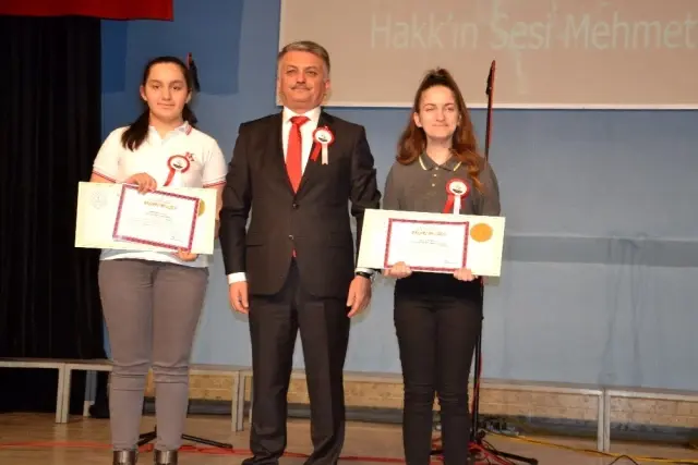 İstiklal Marşı'nın kabulünün 99 yılı kutlandı İstiklal Marşı'nın kabulünün 99 yılı kutlandı