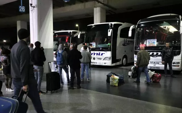 İzmir ve Manisa'da otogarlarda tatil yoğunluğu