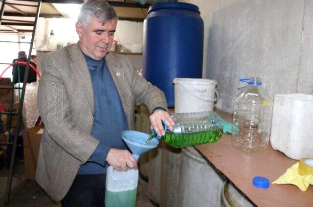 Kayseri'de kolonya satışı yapan kardeşler, bir günde 6,5 tonluk satış yaptı