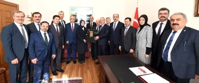 Konya protokolü bakanlarla Konya yatırımlarını konuştu Konya protokolü bakanlarla Konya yatırımlarını konuştu