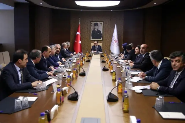 Konya protokolü bakanlarla Konya yatırımlarını konuştu Konya protokolü bakanlarla Konya yatırımlarını konuştu